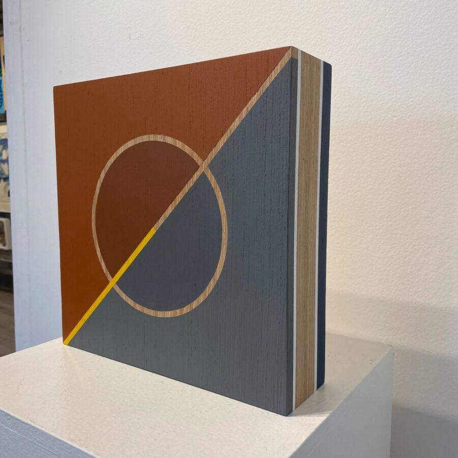 Mónica Negret Gris y Amarillo